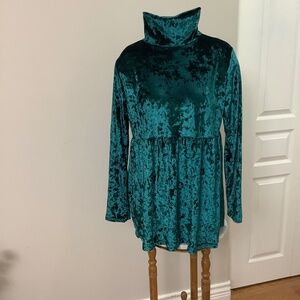 Beautiful Crushed Velour Top Large
